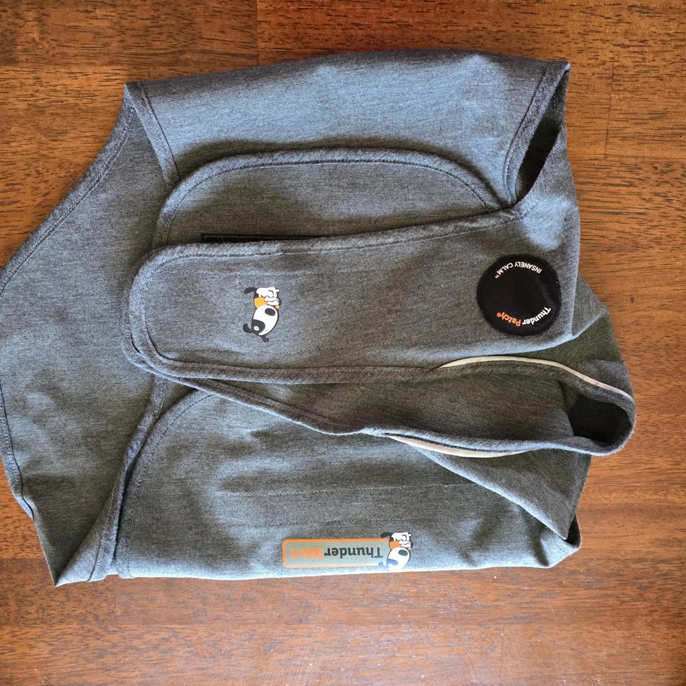 ThunderShirt Classic Dog Anxiety Jacket Solid Gray Large 41-64 lbs New in Box - Picture 3 of 5